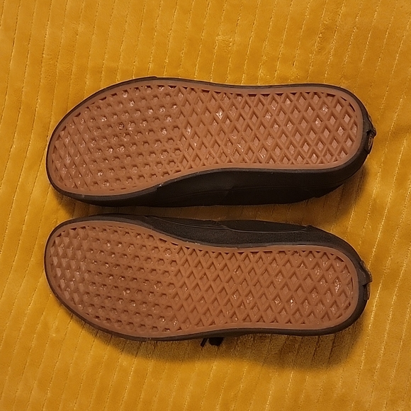 Vans - Picture 2 of 3